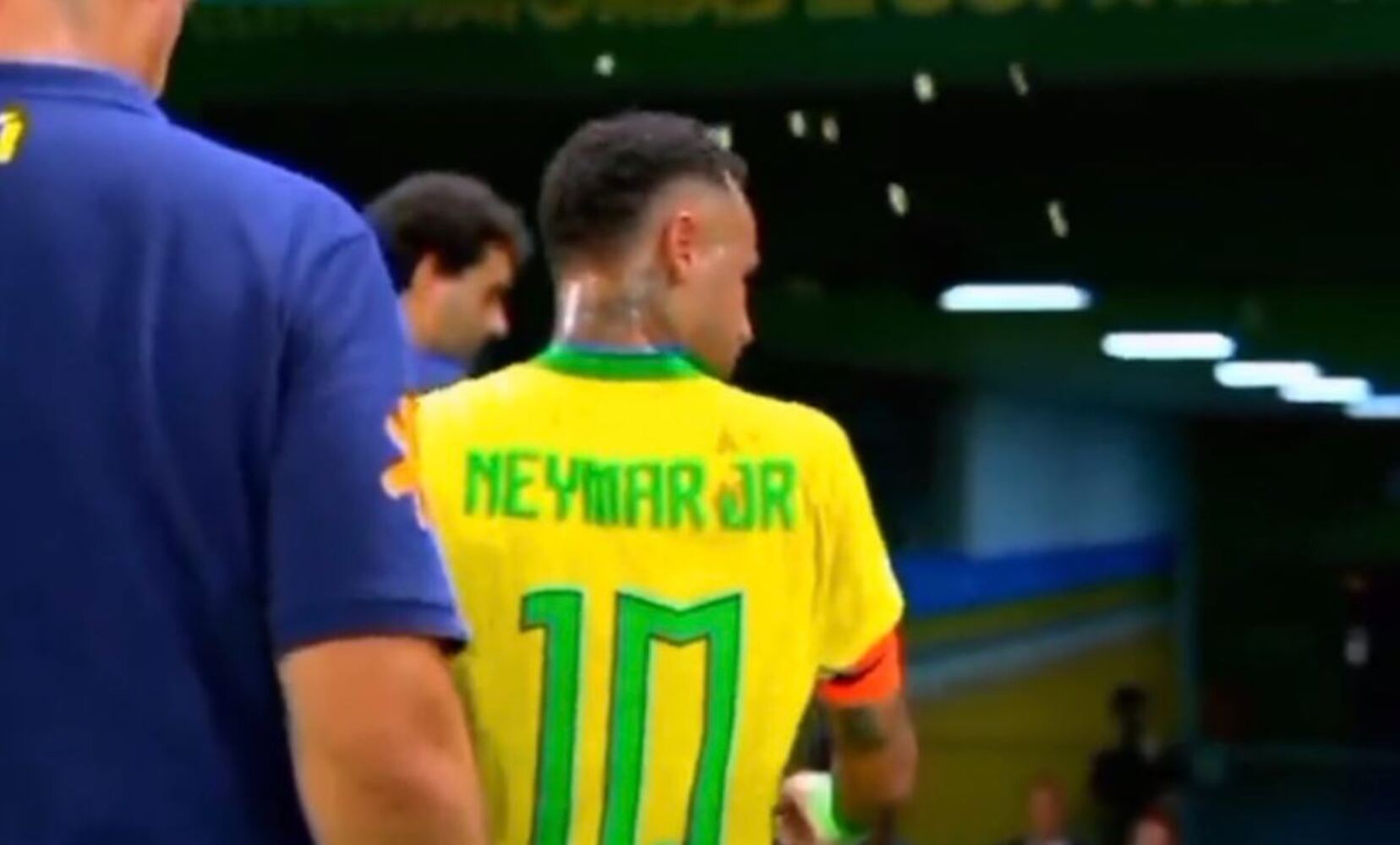 Neymar Atingido Por Saco De Pipoca E Detona Torcedor