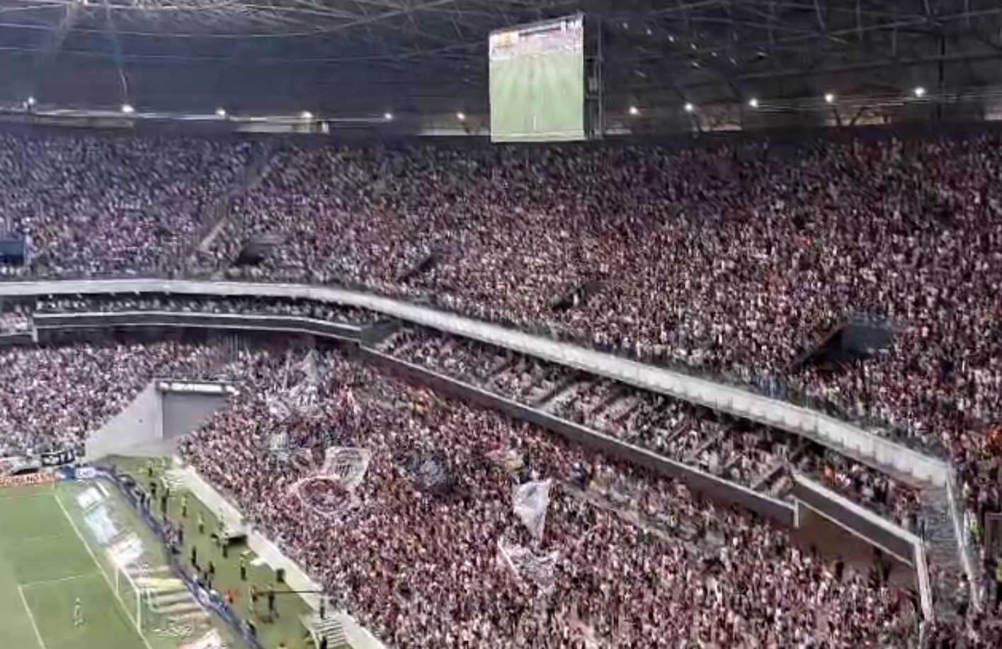 Eu acredito torcida do Atlético retoma mantra da Libertadores na