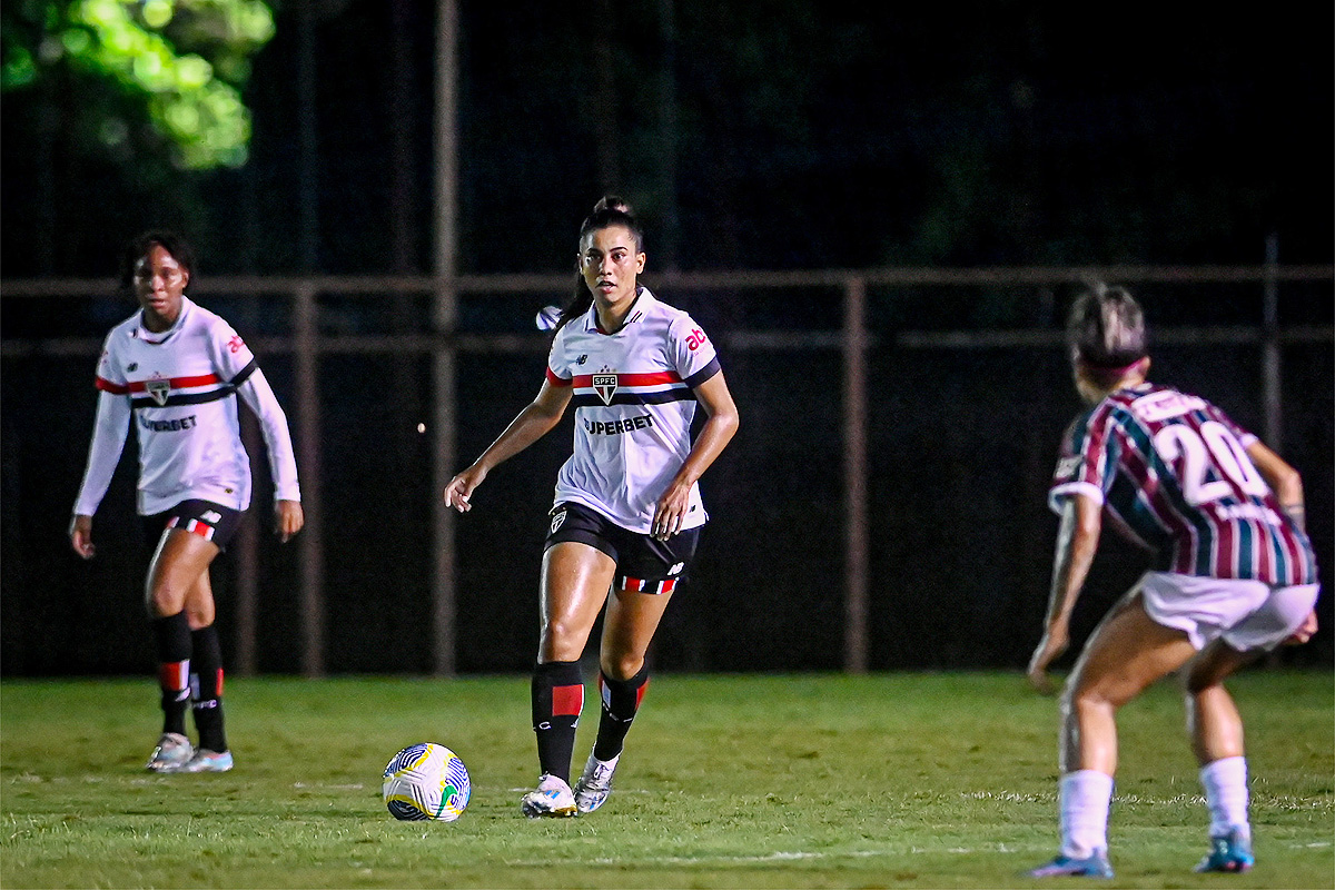 São Paulo vence Fluminense e assume vice liderança do Brasileiro Feminino