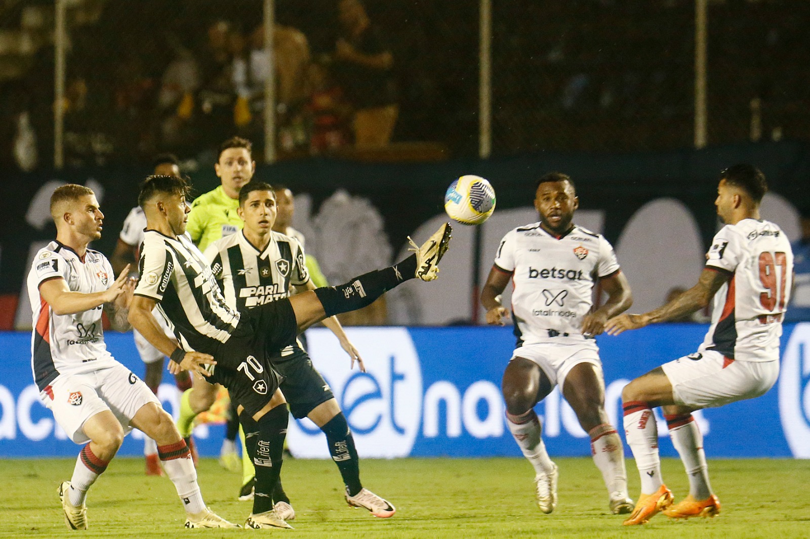 Botafogo x Vitória onde assistir horário e escalações pelo Brasileiro