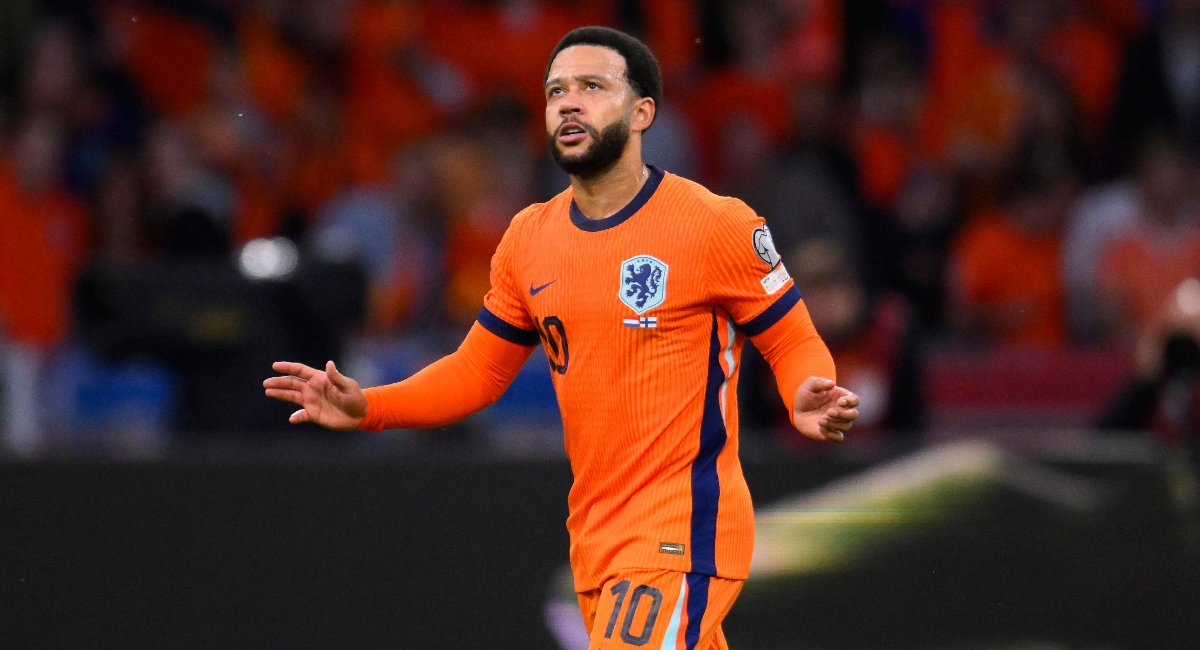 Memphis Depay, do Corinthians, tentará levar a Holanda à Copa do Mundo (foto: JOHN THYS / AFP)