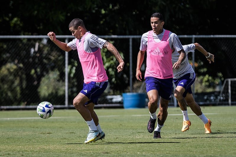 Volante Wallisson voltou a treinar no Cruzeiro após desfalcar o time nas últimas semanas (foto: Gustavo Aleixo/Cruzeiro)