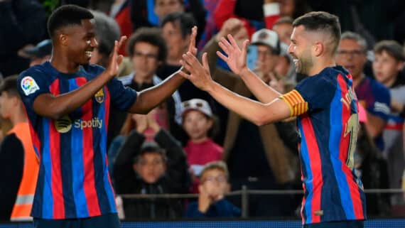 Jordi Alba marcou o único gol do duelo entre Barcelona e Osasuna (foto: LUIS GENE / AFP)