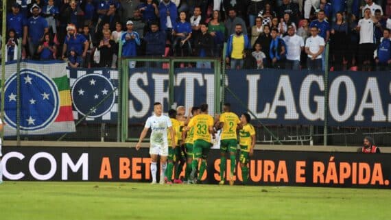 Cruzeiro perde para Cuiabá (foto: Alexandre Guzanshe/EM/D.A.Press)