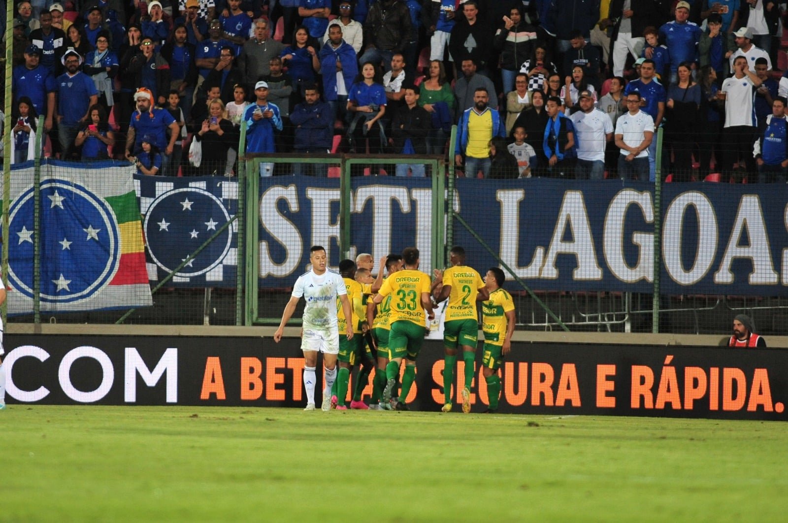 Cruzeiro perde para Cuiabá (foto: Alexandre Guzanshe/EM/D.A.Press)