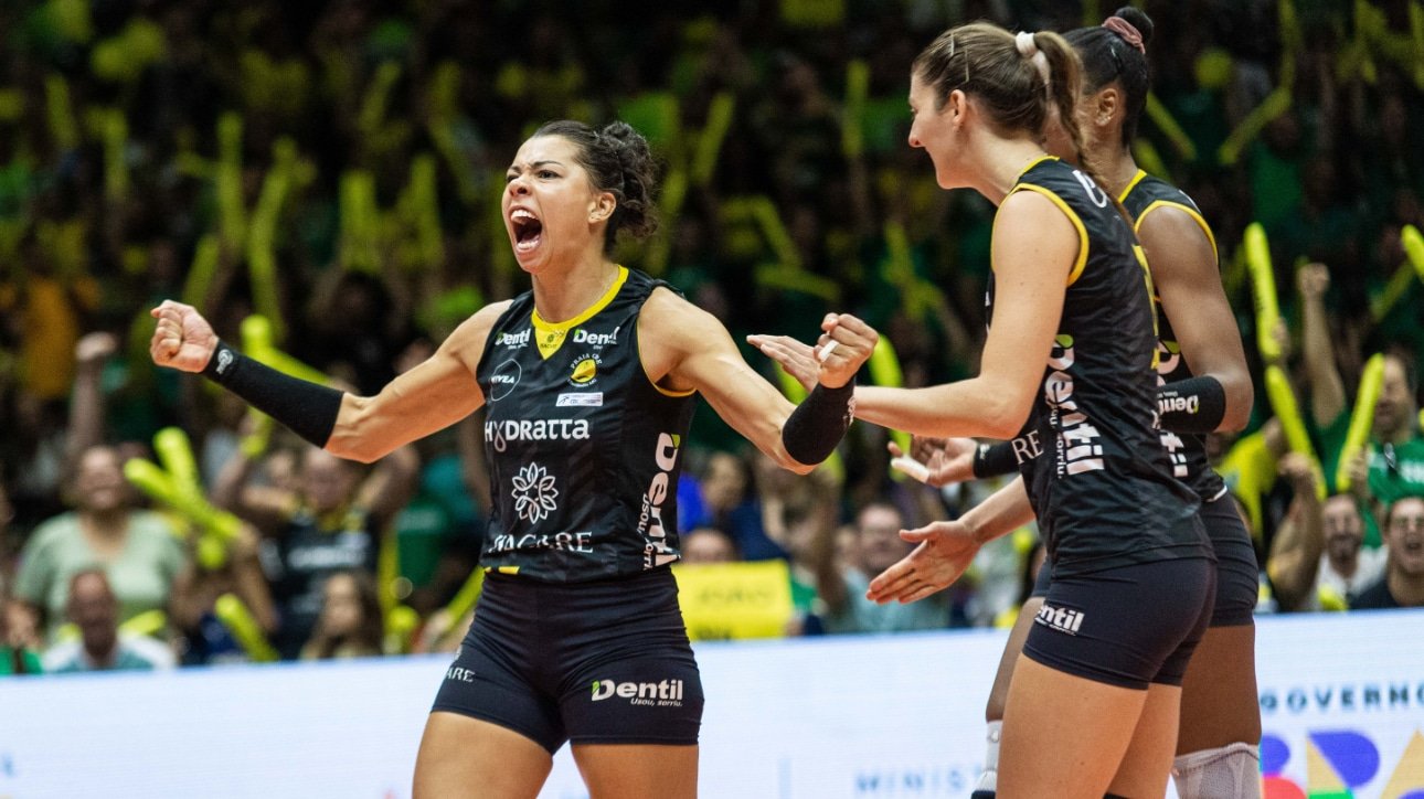 Carol foi uma das responsáveis pelo título do Praia Clube sobre o Minas (foto: Eliezer Esportes)