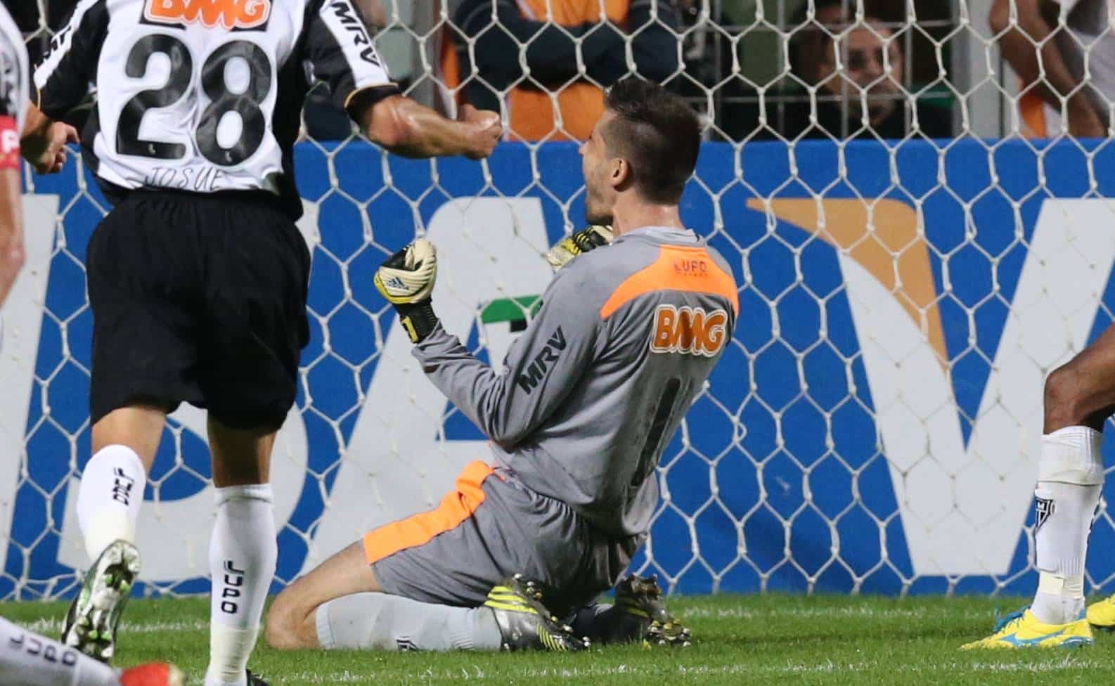 Victor comemora defesa contra o Tijuana (foto: Rodrigo Clemente/EM/D.A Press)