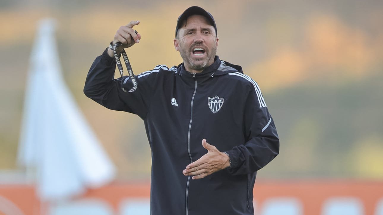 Eduardo Coudet em treino pelo Atlético-MG (foto: Pedro Souza / Atlético)