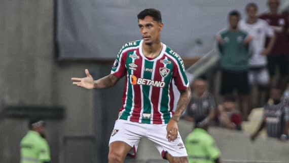 Atualmente no Fluminense, o zagueiro Vitor Mendes foi citado por receber cartão amarelo enquanto ainda estava no Juventude (foto: MARCELO GONÇALVES / FLUMINENSE FC)