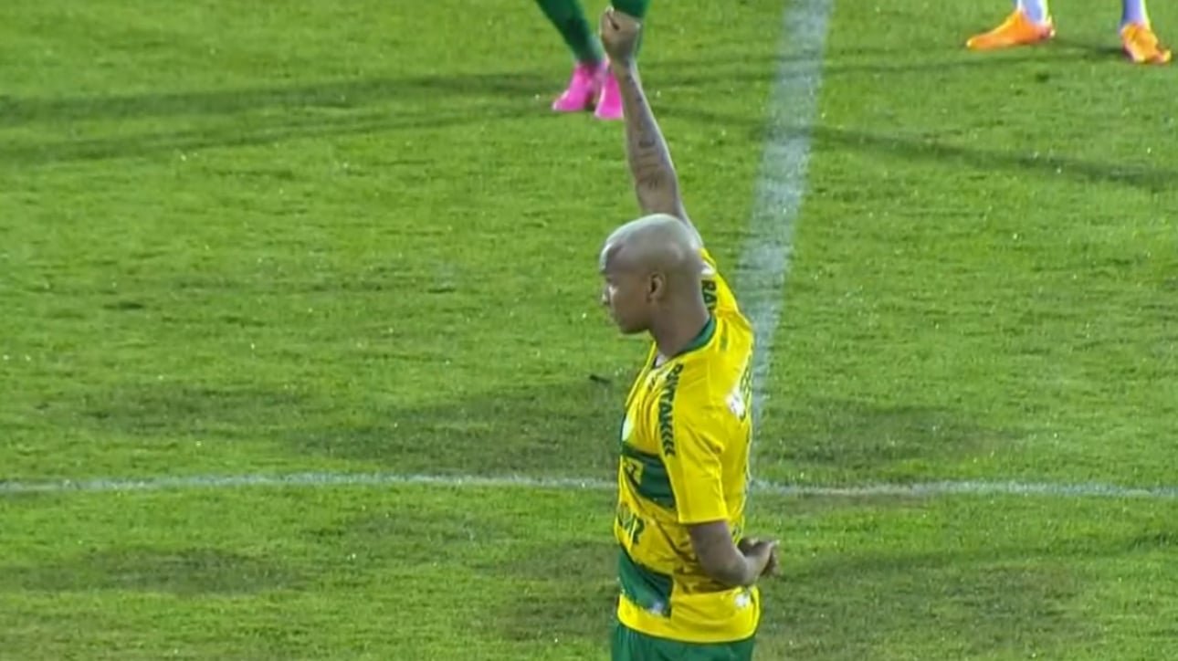 Deyverson protestando em Cruzeiro x Cuiabá (foto: Reprodução SporTV)
