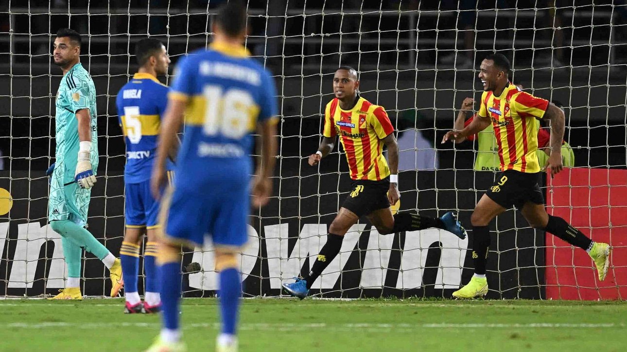 Jogadores do Deportivo (foto: Raul ARBOLEDA / AFP)