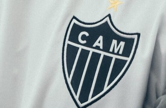 Atlético divulgou fotos da sua nova camisa 2 nesta terça-feira (9/5) (foto: Divulgação Atlético)