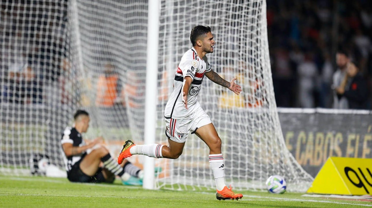 Rodrigo Nestor comemorando contra o Vasco (foto: Paulo Pinto / saopaulofc.net)