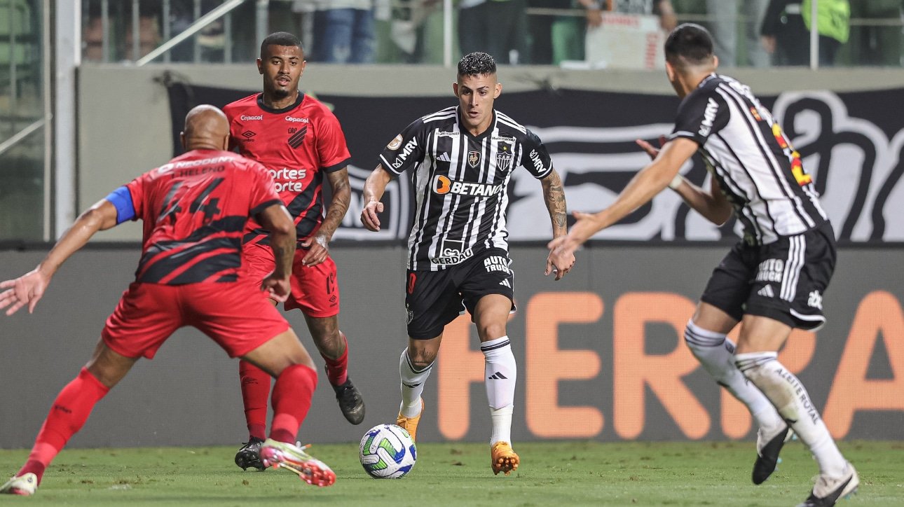 Pavón em Atlético-MG x Athletico-PR (foto: Pedro Souza/Atlético)