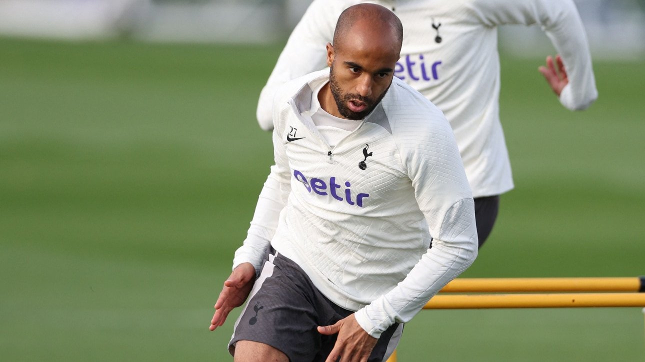 Lucas Moura em treinamento pelo Tottenham (foto: Adrian DENNIS / AF)