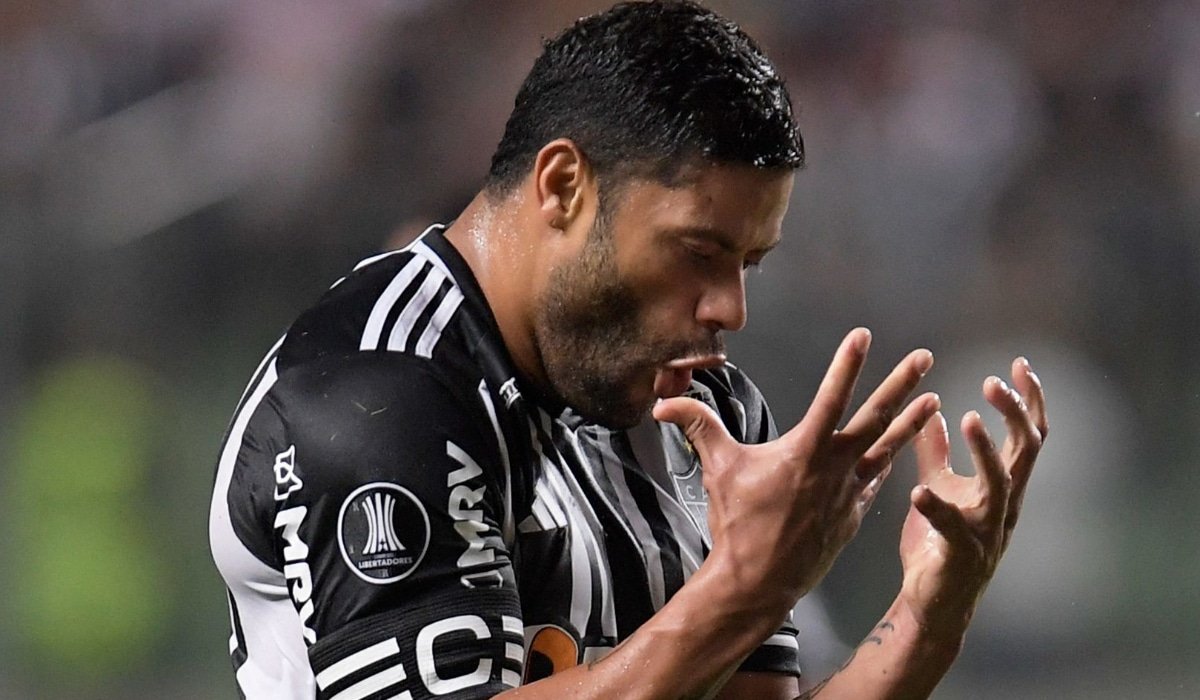 Hulk perde pênalti (foto: DOUGLAS MAGNO / AFP)