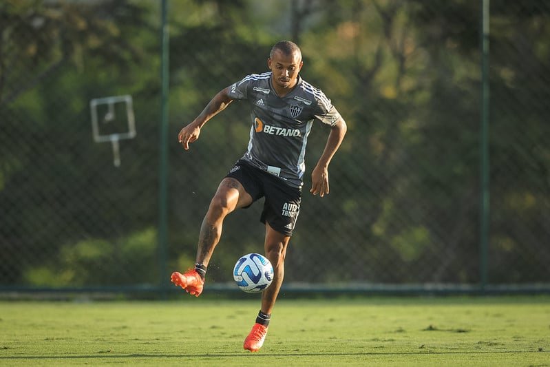 Mariano lateral do Galo (foto: Pedro Souza / Atlético)