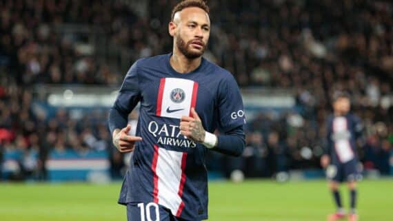 Neymar em partida do PSG. (foto: GEOFFROY VAN DER HASSELT/AFP)