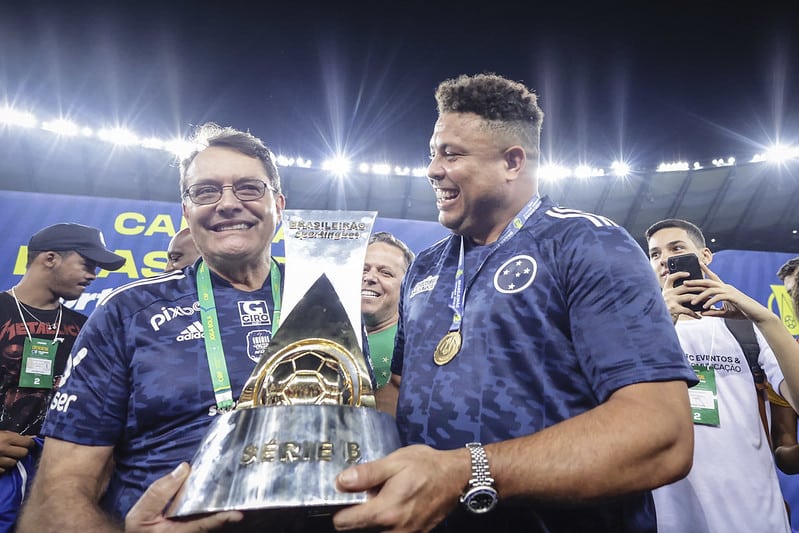 Pedro Lourenço e Ronaldo Fenômeno, gestor da SAF do Cruzeiro - (foto: Staff Images/Cruzeiro)