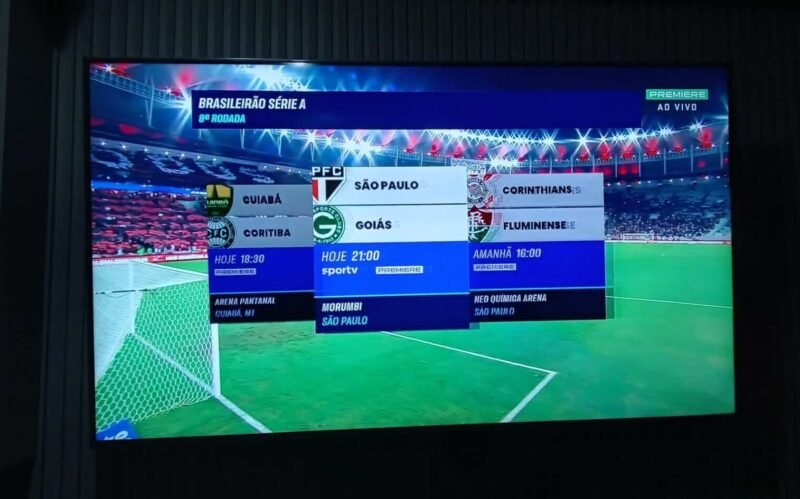 Transmissão de Flamengo x Cruzeiro tapa mosaico em homenagem a Vini Jr (foto: Reprodução/Twitter)