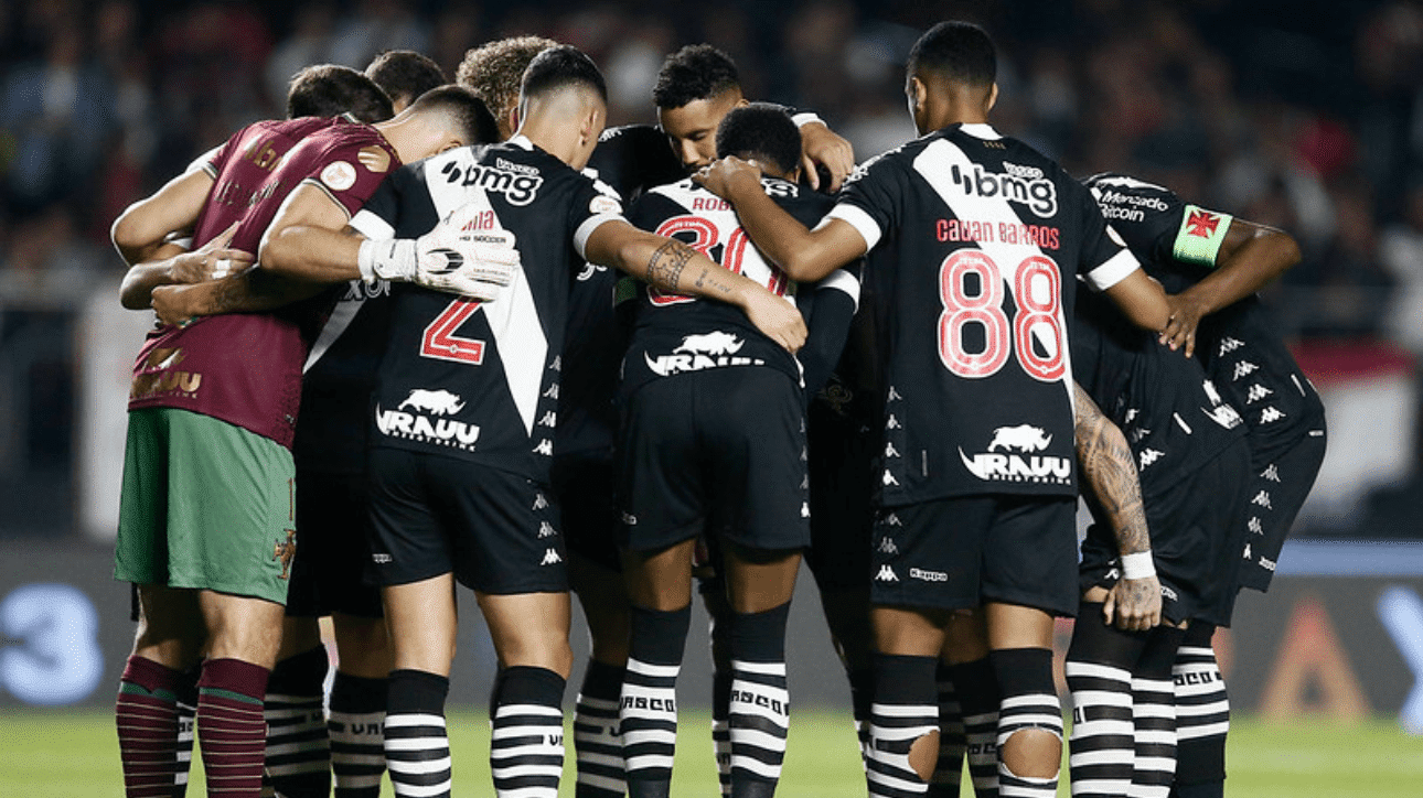 Elenco do Vasco reunido antes de jogo contra o São Paulo, pelo Campeonato Brasileiro (foto: Daniel Ramalho/Vasco)