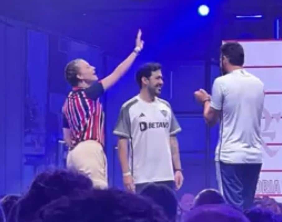 Camisa 2 do Atlético-MG em evento da Adidas (foto: Reprodução)