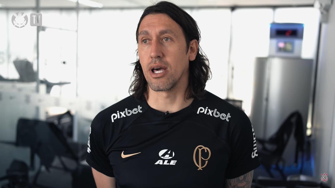 Cássio, goleiro do Corinthians, fala durante entrevista (foto: Reprodução/YouTube/Corinthians TV)