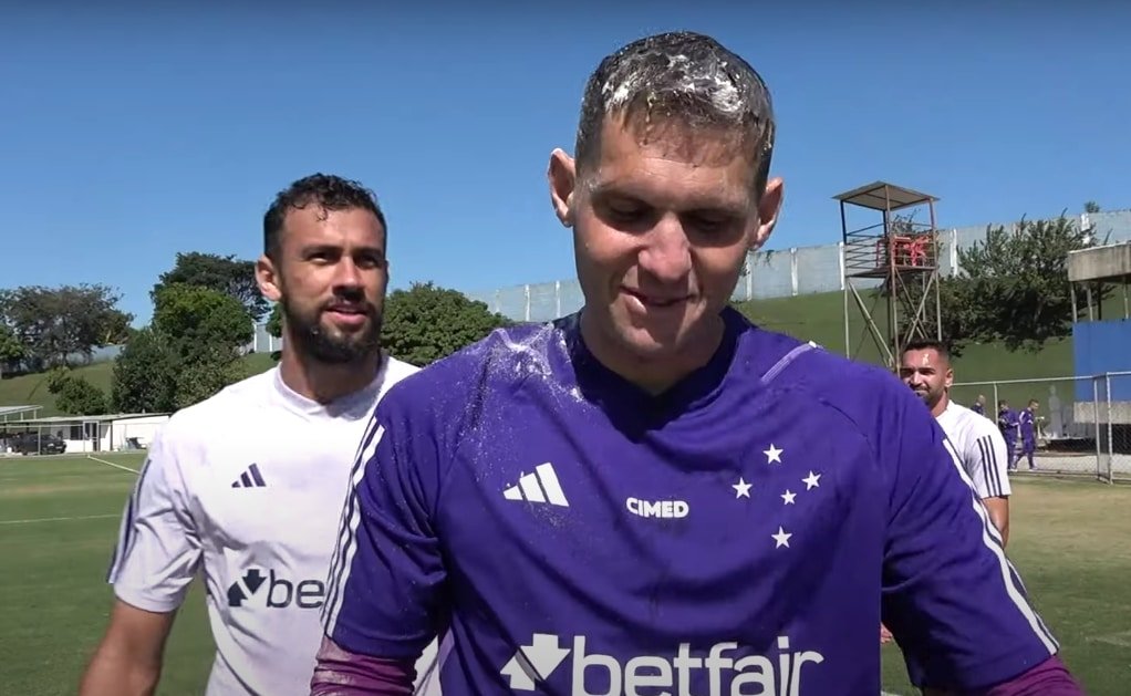 Rafael Cabral e Marlon são trollados no dia de seu aniversário (foto: Reprodução)