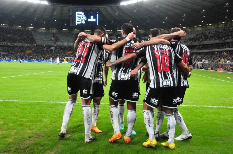 Jogadores do Atlético-MG comemoram gol em vitória sobre o Corinthians, pelas oitavas de final da Copa do Brasil de 2023 (foto: Ramon Lisboa/EM/DA.Press)