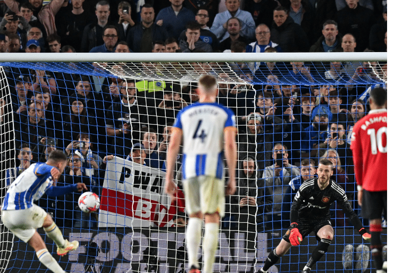 Gol de Mac Allister (foto: Glyn KIRK / AFP)