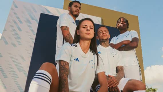 Camisa branca do Cruzeiro lançada pela Adidas em 2023 (foto: Divulgação)
