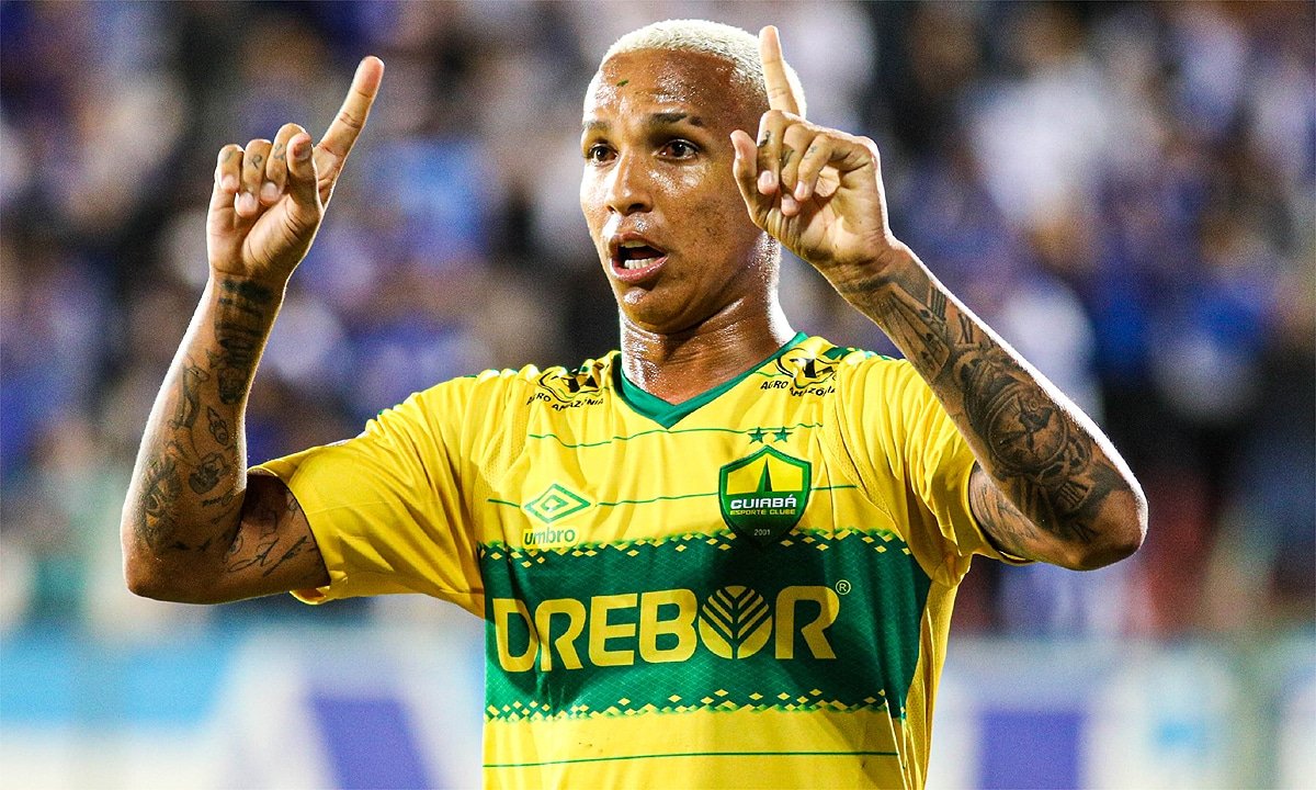 Deyverson, atacante do Cuiabá, em jogo contra o Cruzeiro, na Arena do Jacaré, pelo Campeonato Brasileiro (foto: Divulgação/Cuiabá)