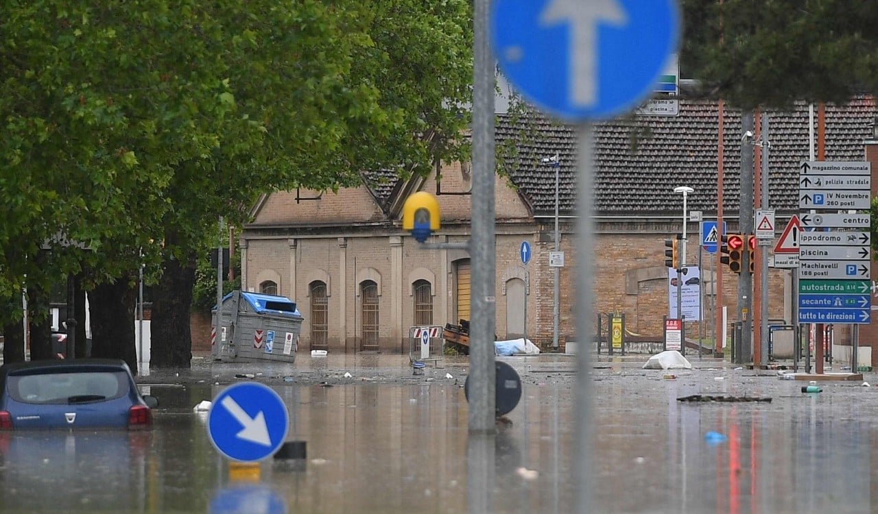 Fortes chuvas causaram alagamento na região de ímola, na Itália. (foto: Alessandro SERRANO / AFP)