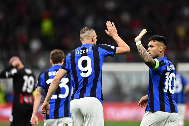 Inter de Milão venceu o Milan na partida de ida das semifinal da Champions League (foto: Marco BERTORELLO / AFP)