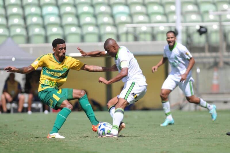 Juninho desabafa após derrota do América-MG: ‘Todo mundo está mal’ (foto: Alexandre Guzanshe/EM/D.A Press)