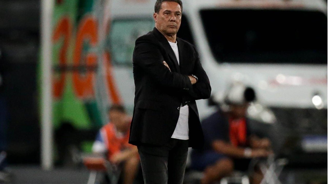 Vanderlei Luxemburgo, técnico do Corinthians, à beira do campo (foto: Rodrigo Coca/Agência Corinthians)