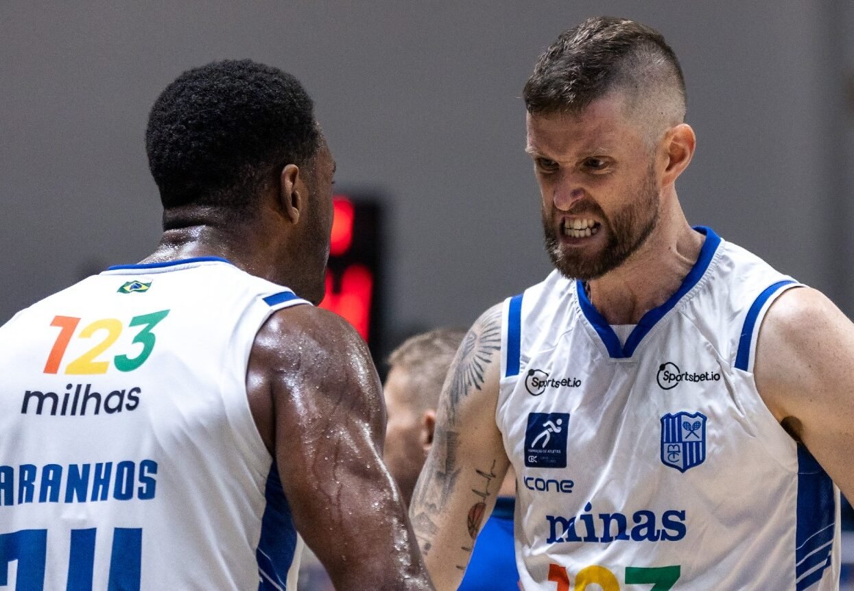 Jogadores de basquete do Minas Tênis Clube (foto: Hedgard Moraes/MTC)