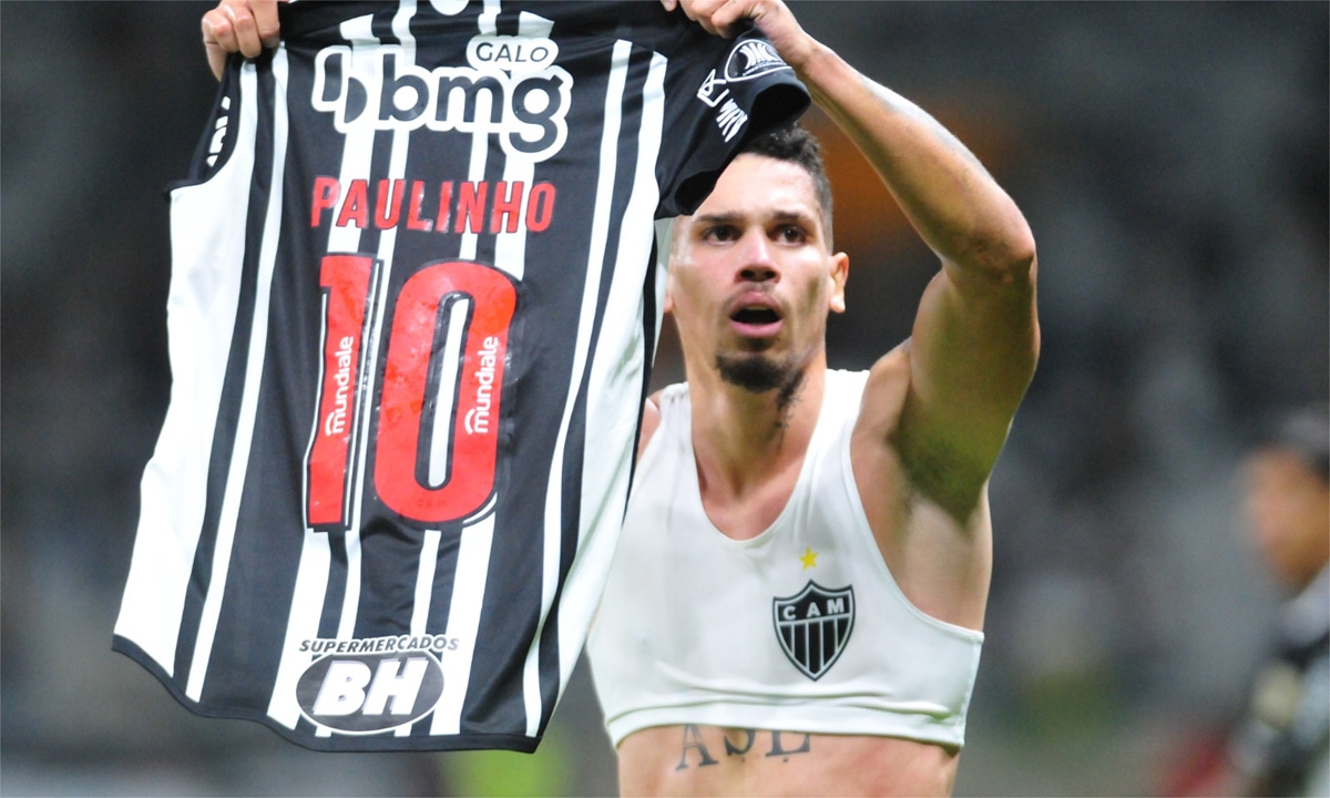 Libertadores: Paulinho decide e Atlético-MG vence para continuar vivo