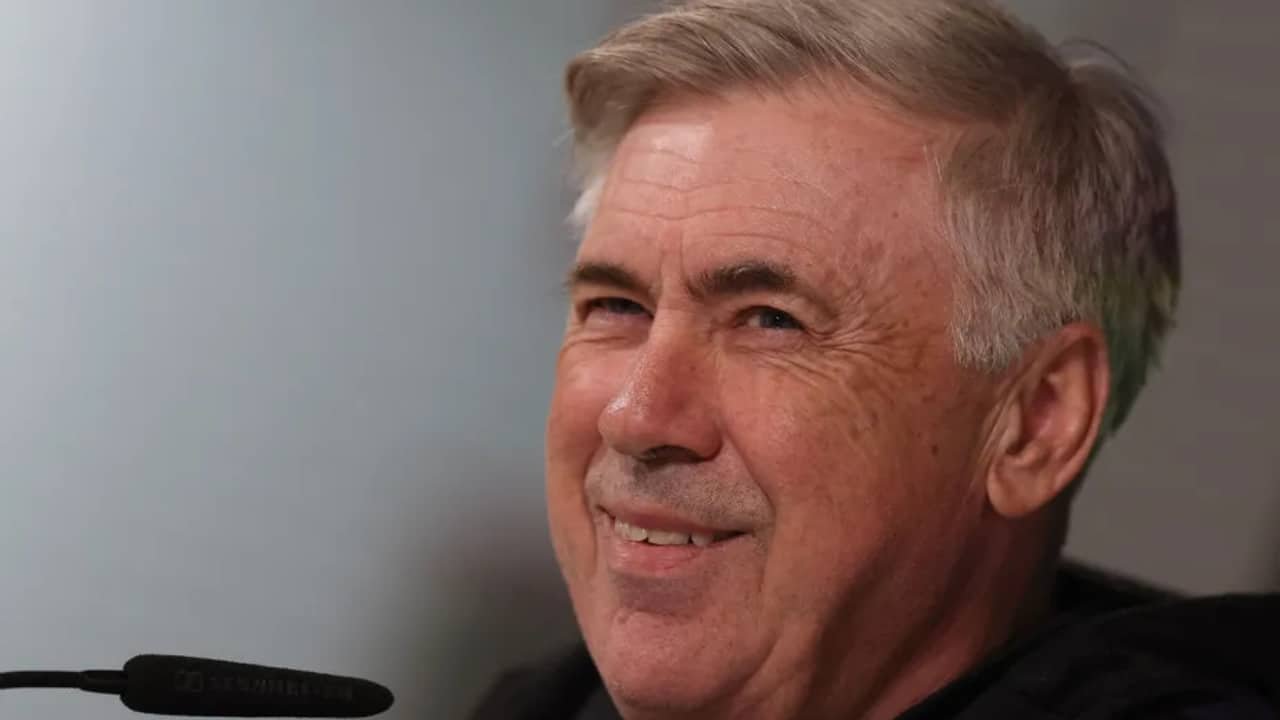 Carlo Ancelotti, técnico do Real Madrid, durante coletiva de imprensa (foto: PIERRE-PHILIPPE MARCOU / AFP)