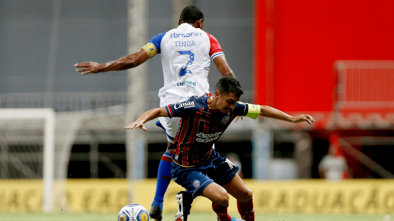 Jogadores de Fortaleza e Bahia disputando bola (foto: Felipe Oliveira/EC Bahia)