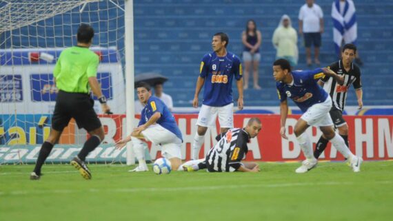 Clássico entre Cruzeiro e Atlético-MG (foto: Jorge Gontijo/EM/D.A Press)
