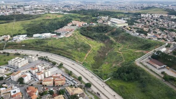 Terreno que recebeu a Arena MRV, no bairro Califórnia, em Belo Horizonte (foto: Reprodução)