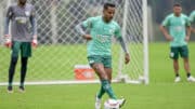 Mateus Gonçalves em treino no CT Lana Drummond, do América (foto: Mourão Panda/América)