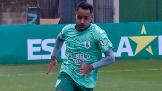 Mateus Gonçalves em treinamento pelo América-MG (foto: João Zebral / América)