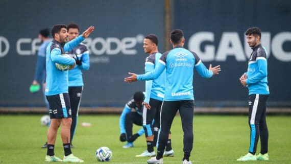 Luis Suárez em treino pelo Grêmio antes de confronto com o América-MG (foto: LUCAS UEBEL/GREMIO FBPA)