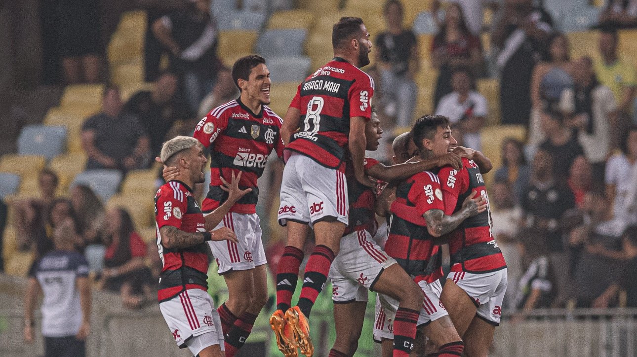 Jogadores do Flamengo comemorando (foto: Paula Reis/CRF)