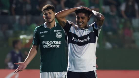 Goiás e Gimnasia, em jogo pela Copa Sul-Americana (foto: AFP)