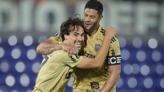 Igor Gomes e Hulk (foto: Pedro Souza/Atlético)