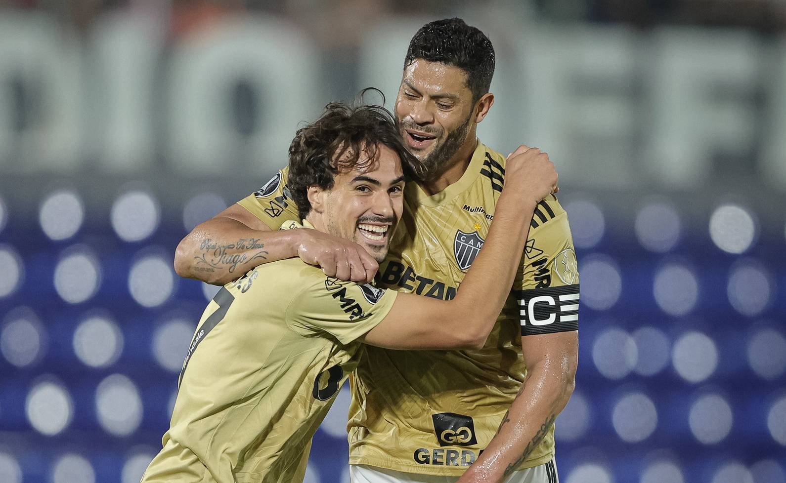 Igor Gomes e Hulk (foto: Pedro Souza/Atlético)