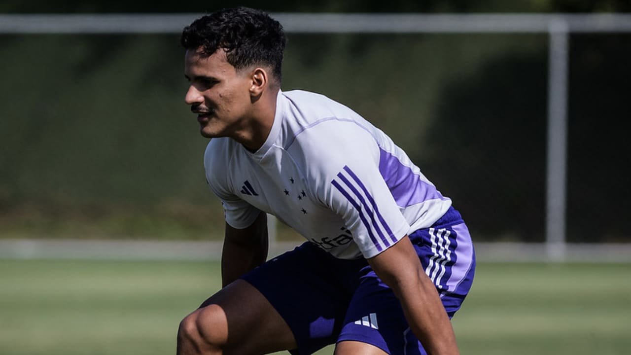 Kaiki treinou normalmente na Toca da Raposa e foi relacionado (foto: Gustavo Aleixo/Cruzeiro)